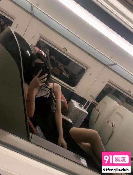 瑶海苗条小红红